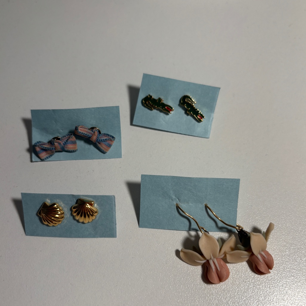 Costume Jewelry Earrings Costume Jewelry Earrings
